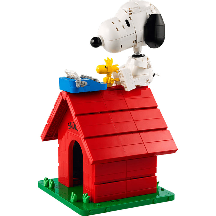 LEGO Peanuts : Snoopy's Doghouse