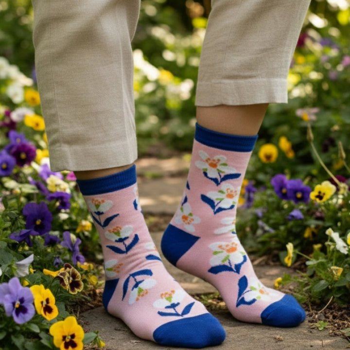 Friday Sock Co. Women's Modern Jasmine Mismatched Crew Socks