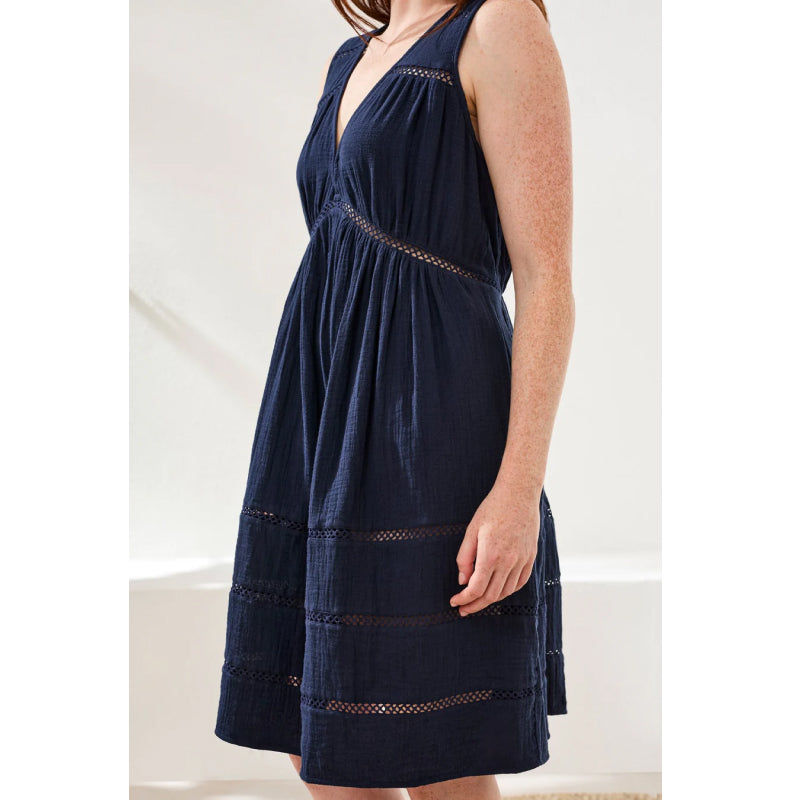 Robe à taille Empire en gaze froissée tribale avec empiècements en dentelle