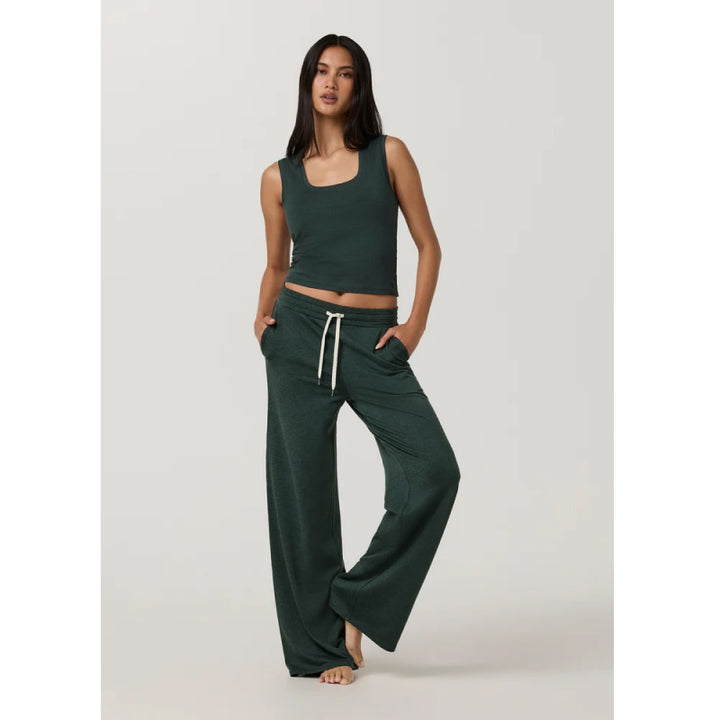 Vuori Halo Essential Scoop Tank