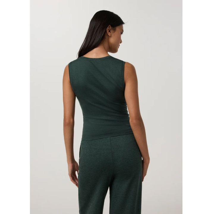 Vuori Halo Essential Scoop Tank