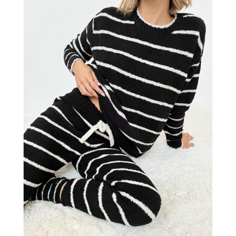 Superbe ensemble pyjama en pull duveteux