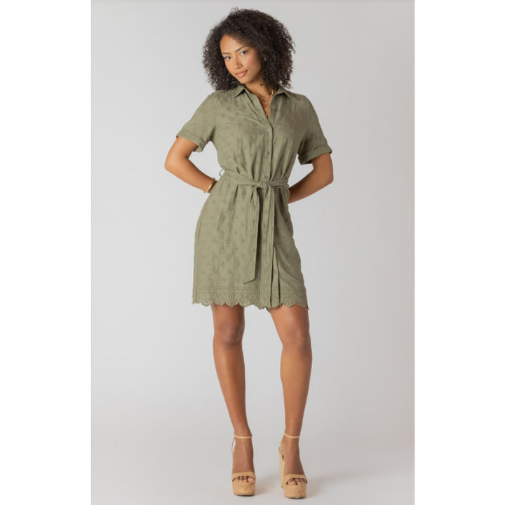 Roben chemise courte à ceinture et ourlet œillet en lin à manches courtes Room 34 - coloris sauge