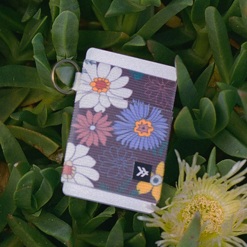 Thread Clover Elastic Wallet