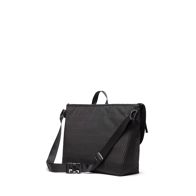 Herschel Cove Messenger - 22.5L