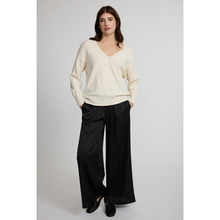Pistache Ribbed Trim V-Neck Fine Knit Sweater