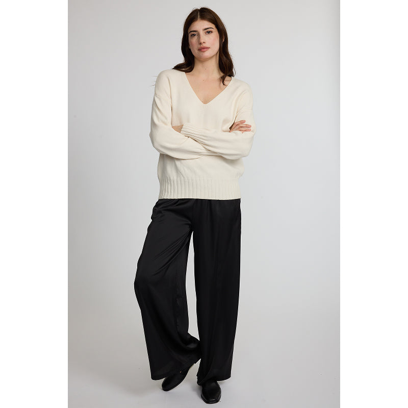 Pistache Ribbed Trim V-Neck Fine Knit Sweater