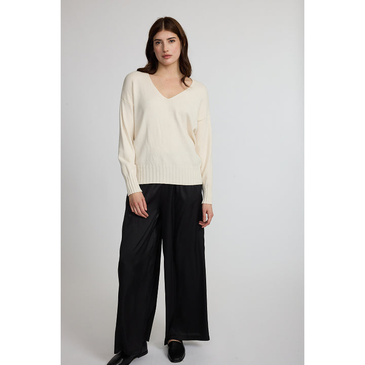 Pistache Ribbed Trim V-Neck Fine Knit Sweater