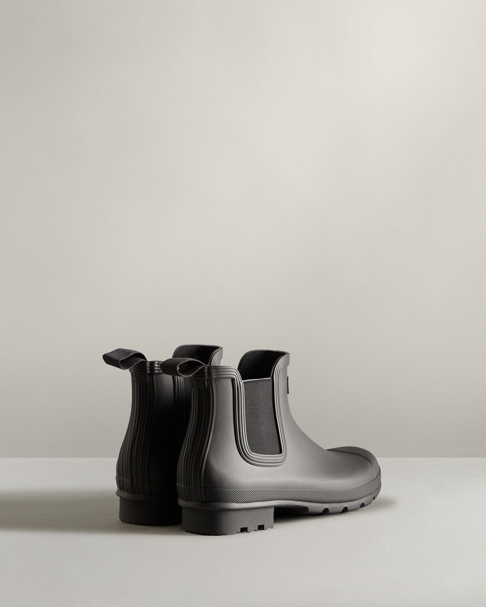 Hunter Men s Original Chelsea Boots Take It Outside