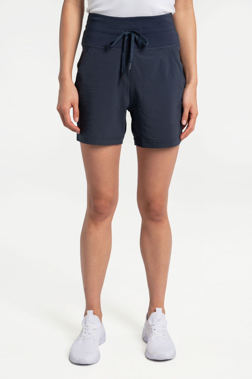 Miluxas Women's 15 Long Shorts Below the Knee Capri Hiking Cargo Shorts  Lightweight Quick Dry Elastic Waist Clearance Blue 10(XL)